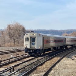 Train approaches the station at Spuyten Duyvil.